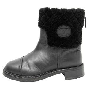 Chanel Black‎ Leather Cap-Toe Shearling Quilted Boots – Size 39.5